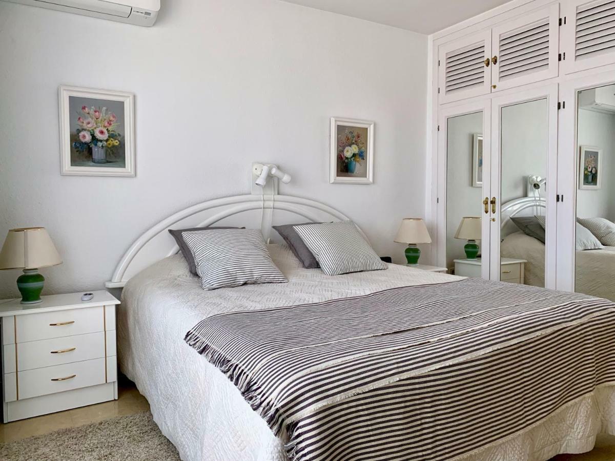 3 Bedroom, 250m From The Beach! Swimming Pool, Parking! Appartement Benalmádena
